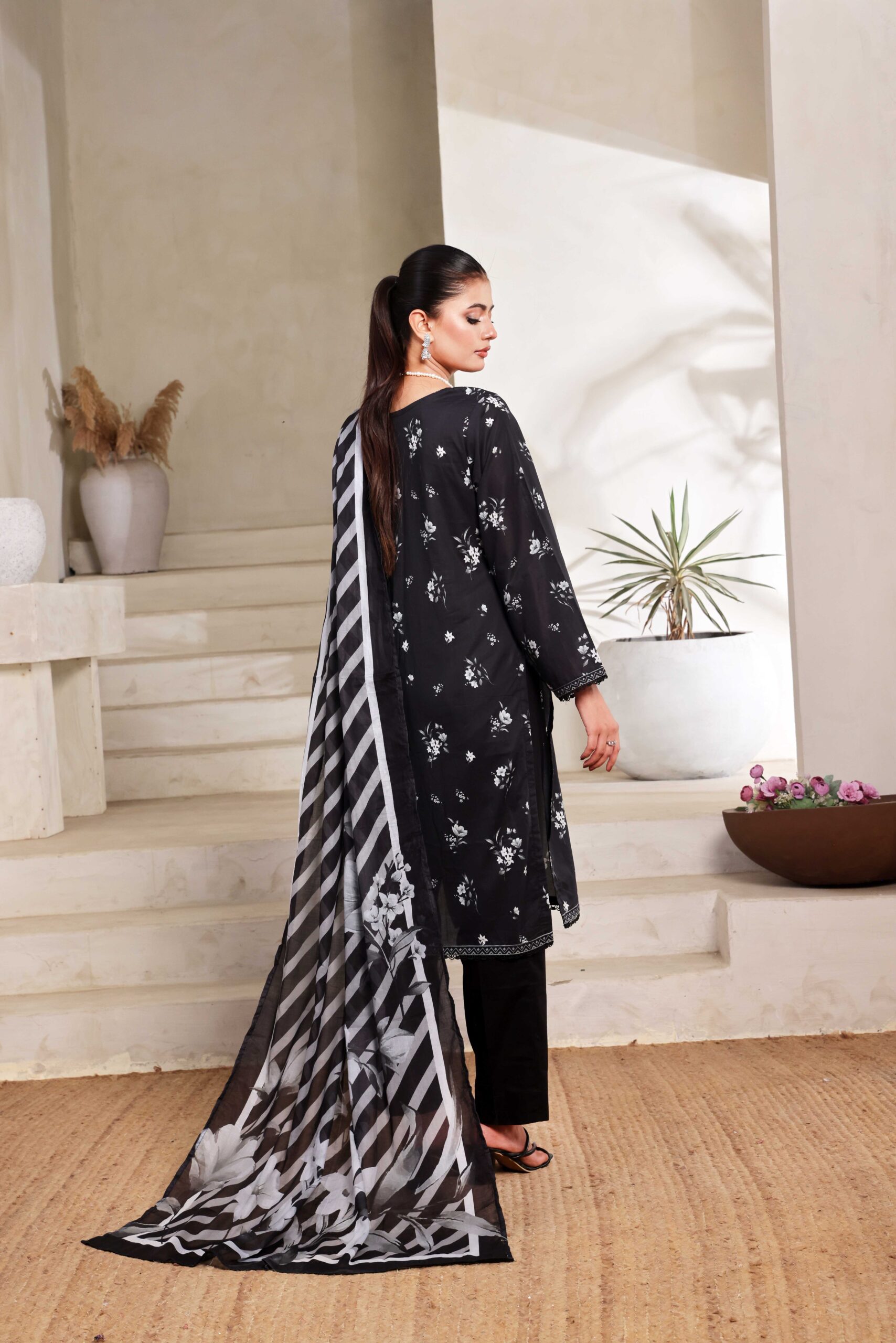 Black & White Lawn Collection Vol.1 – D02