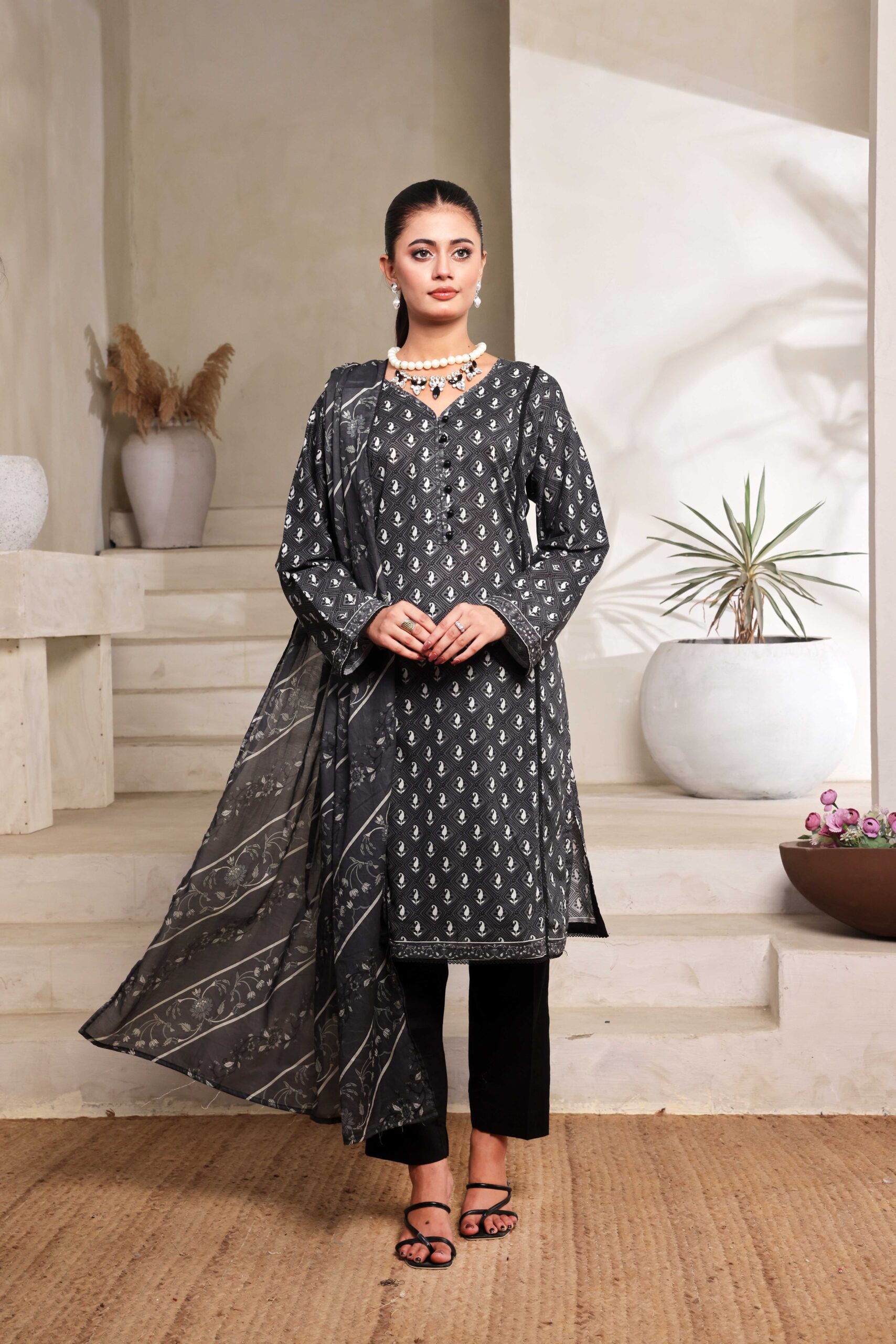 Black & White Lawn Collection Vol.1 – D05