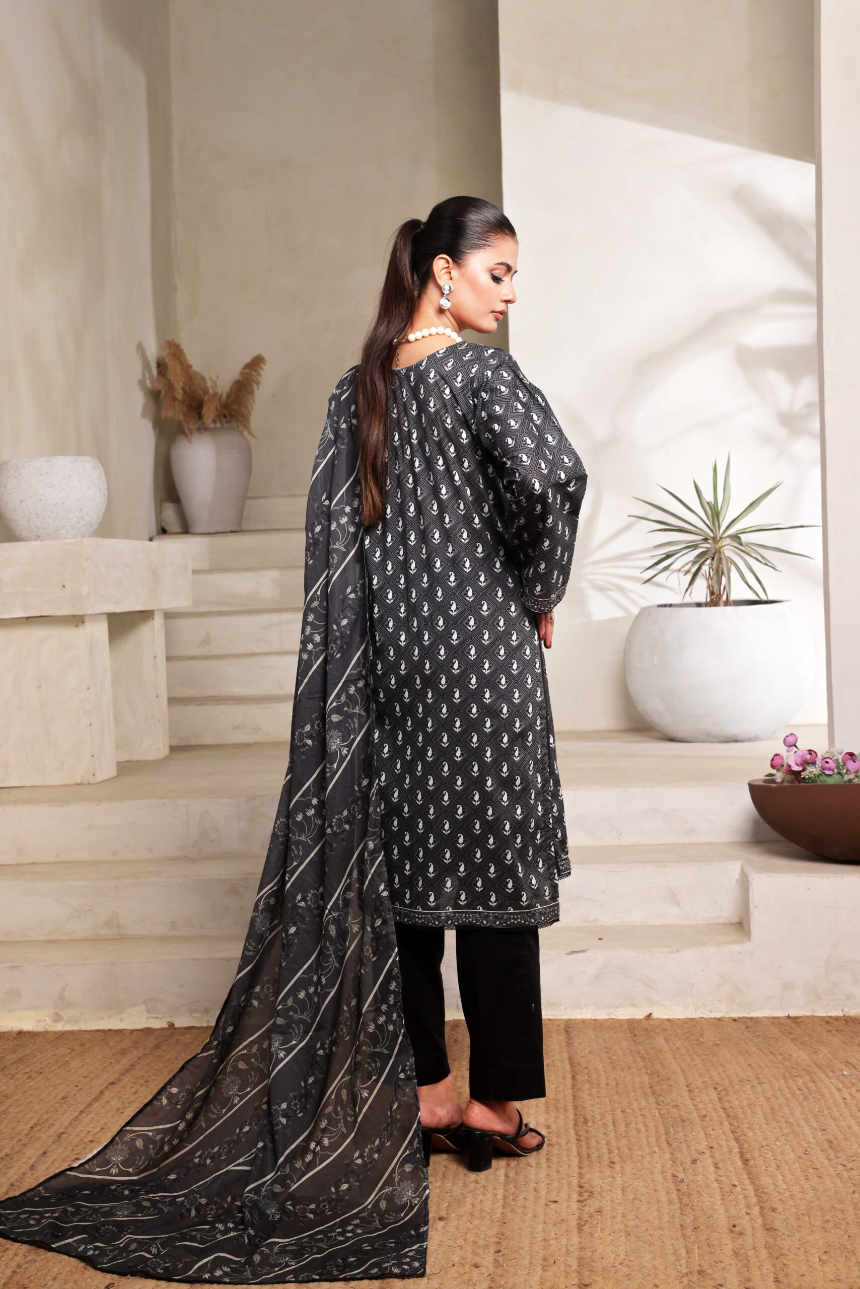Black & White Lawn Collection Vol.1 – D05