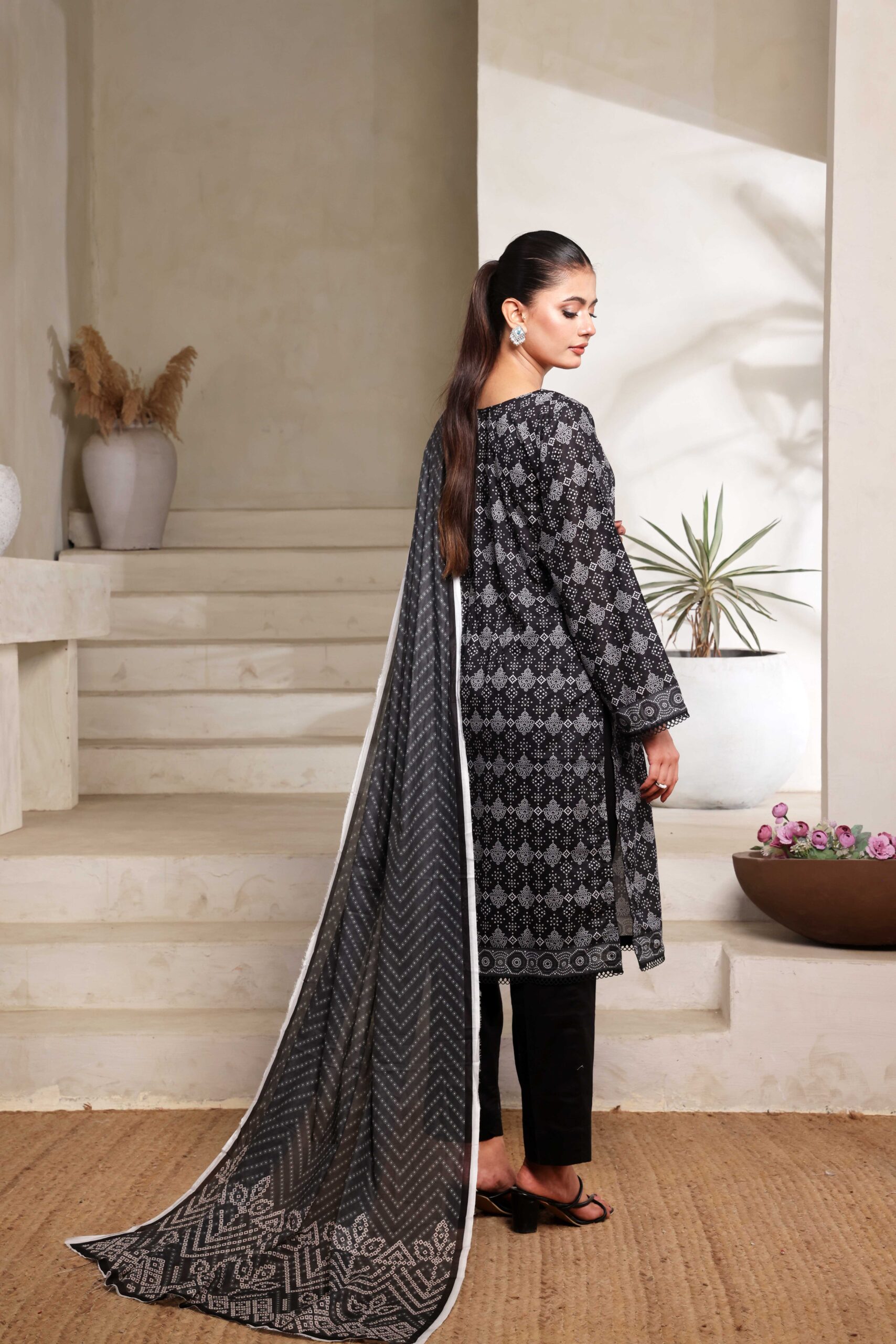 Black & White Lawn Collection Vol.1 – D07