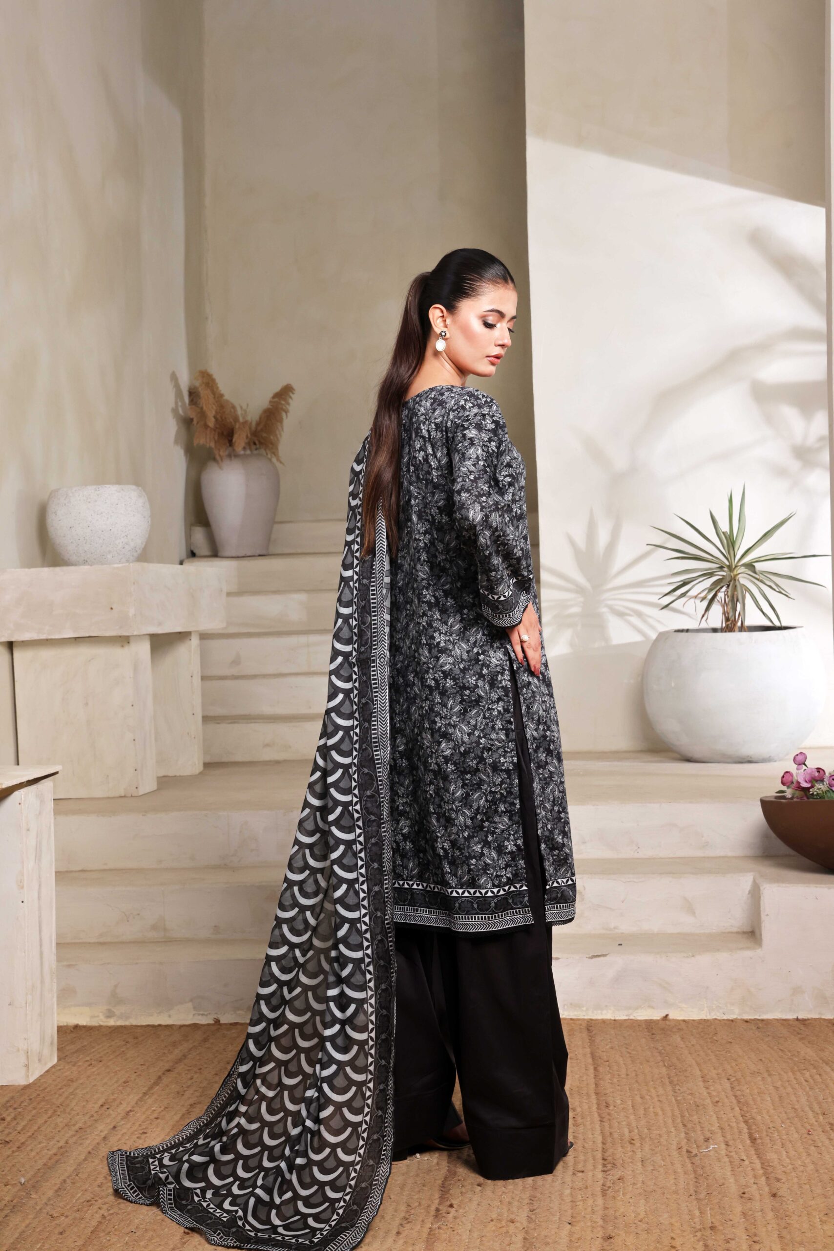 Black & White Lawn Collection Vol.1 – D10