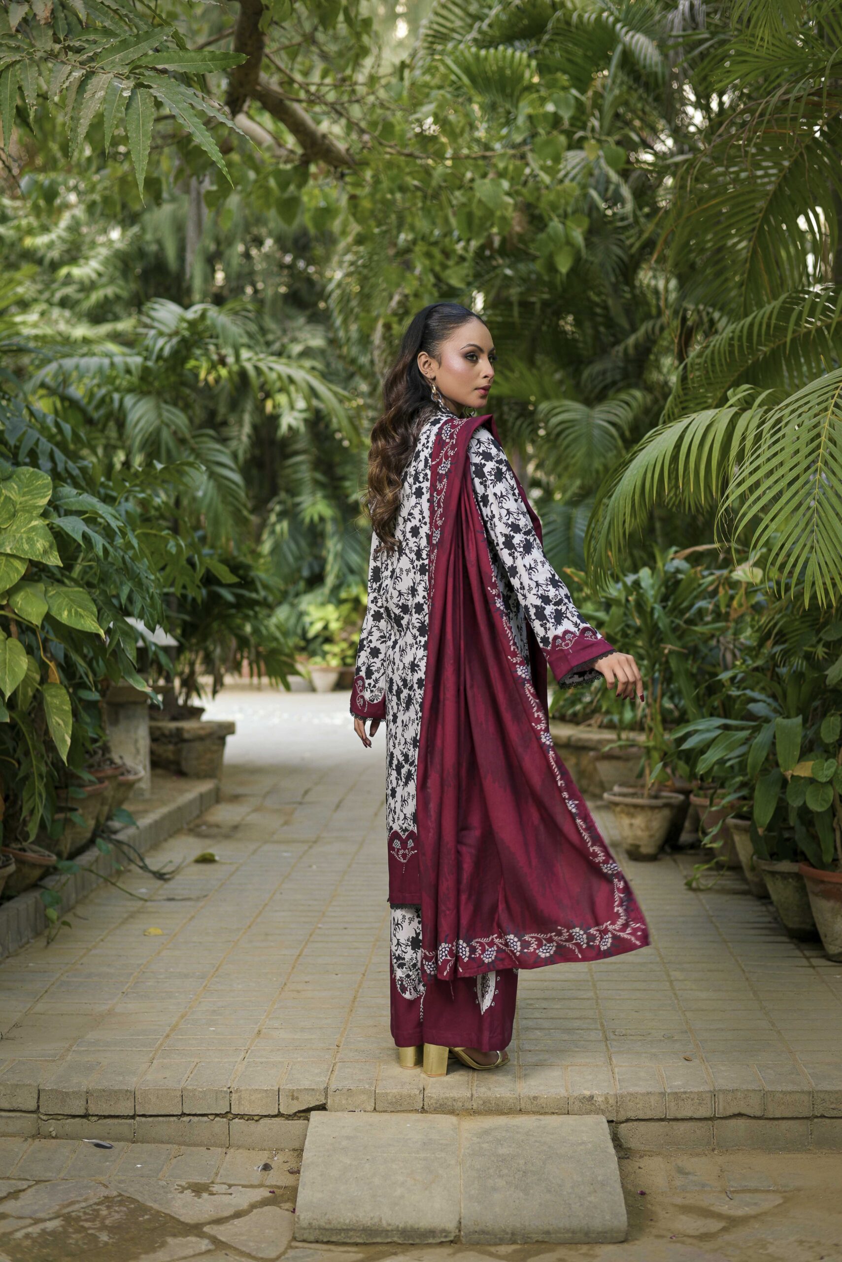 Wintertide Pret’25 Linen Edition – D01