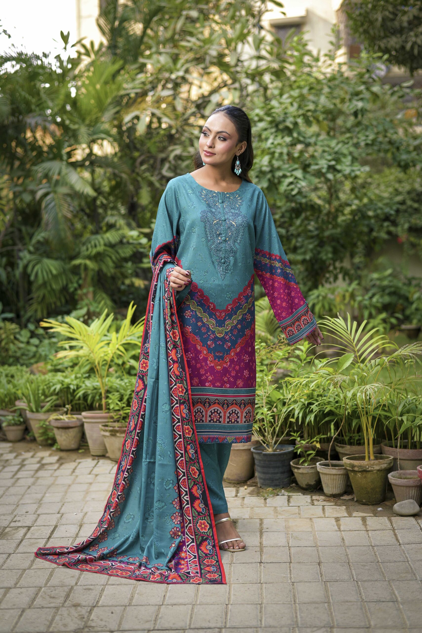 Wintertide Pret’25 Linen Edition – D06