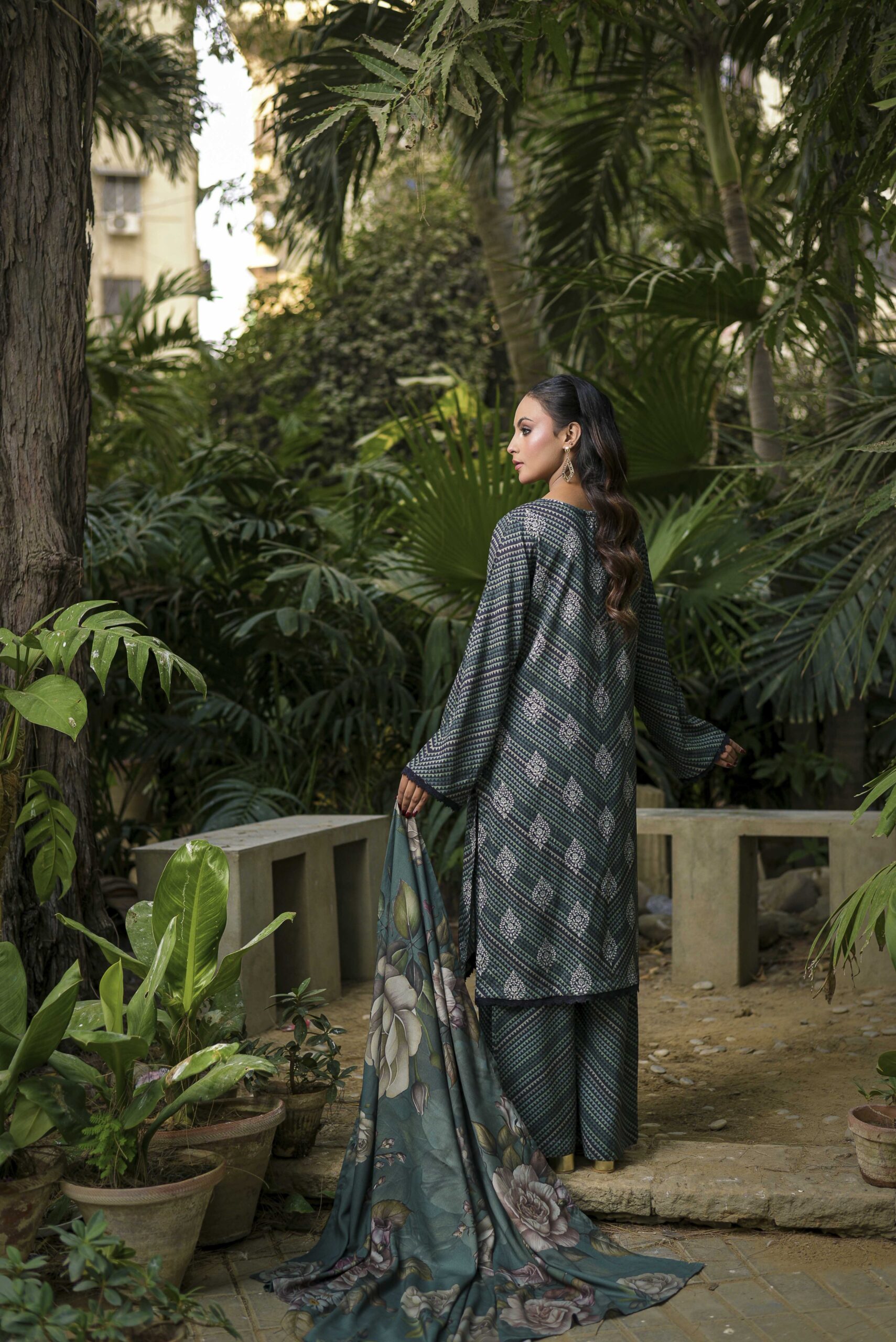 Wintertide Pret’25 Linen Edition – D08